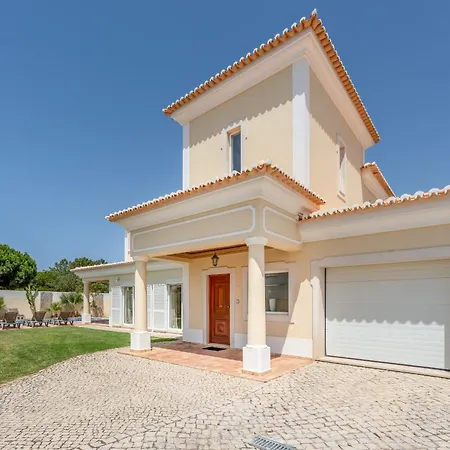 Castelo By Algarve Holidays فيلة البوفيرا