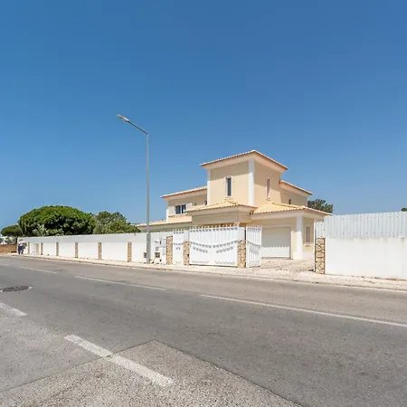 ヴィラ Castelo By Algarve Holidays アルブフェイラ