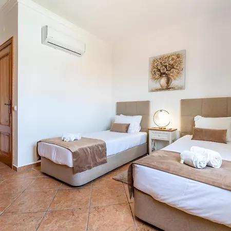 Castelo By Algarve Holidays アルブフェイラ