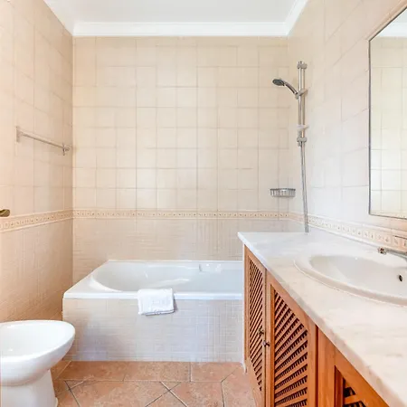 Castelo By Algarve Holidays ヴィラ