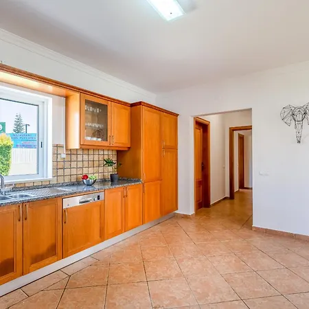 Castelo By Algarve Holidays * アルブフェイラ