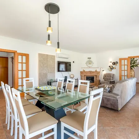 Castelo By Algarve Holidays * アルブフェイラ