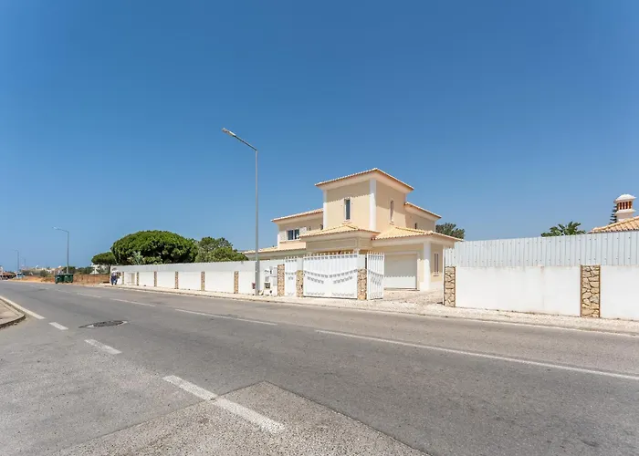 Villa Castelo By Algarve Holidays Albufeira